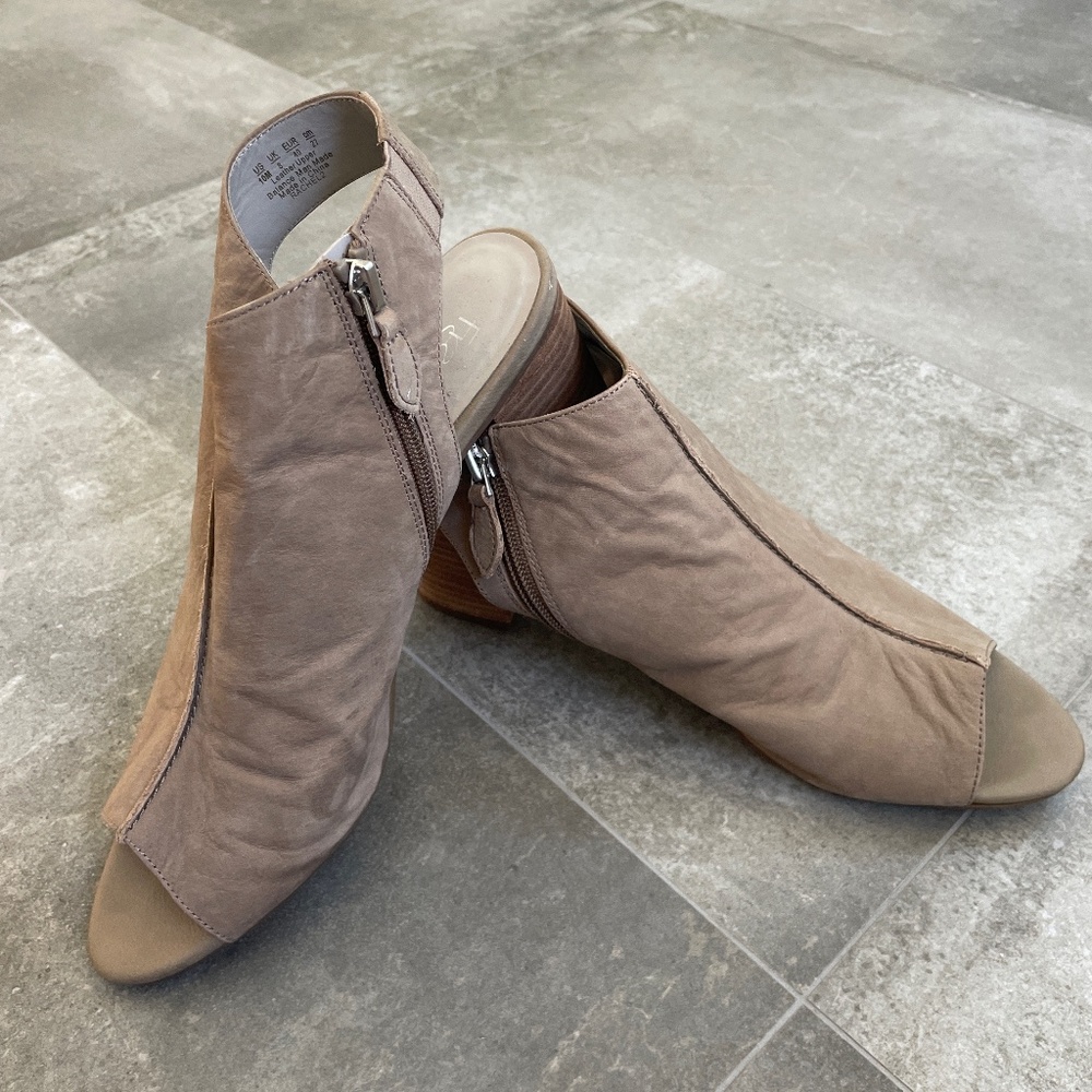 Franco Sarlo Tan Sandals